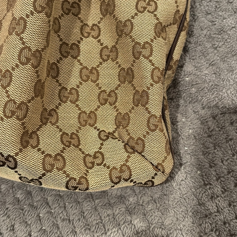 Gucci Beige and Brown Tote Bag with Red Scarf Accent - Picture 15 of 15